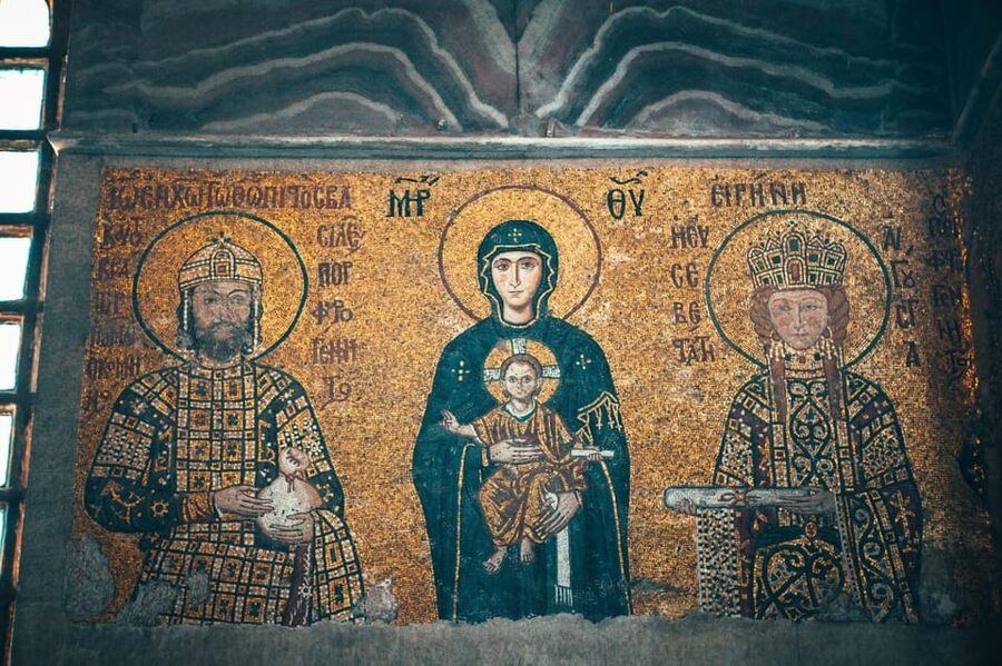 Istanbul: Hagia Sophia Skip-the-Ticket Line & Audio Guide - The upper gallery and the first view inside