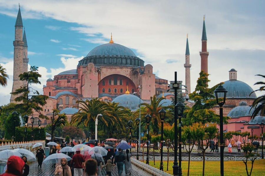 Istanbul: Hagia Sophia Skip-the-Ticket Line & Audio Guide - Mosaics, calligraphy, and an audio guide