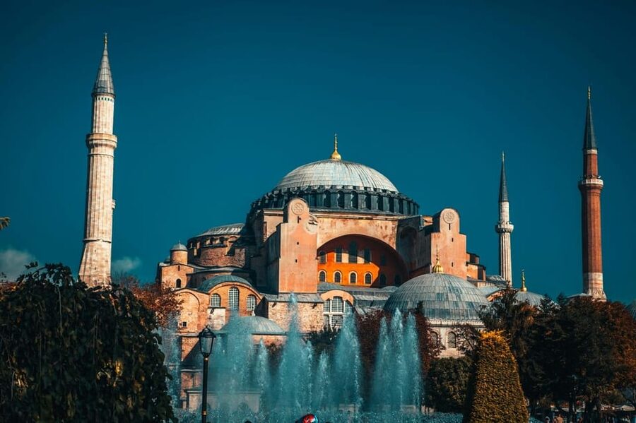 Istanbul: Hagia Sophia Skip-the-Ticket Line & Audio Guide - Entering near Topkapi Palace