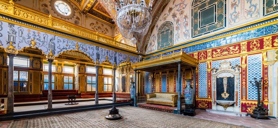 Istanbul: Topkapi Palace and Harem Ticket with Audio Guide - The fourth court and the best views
