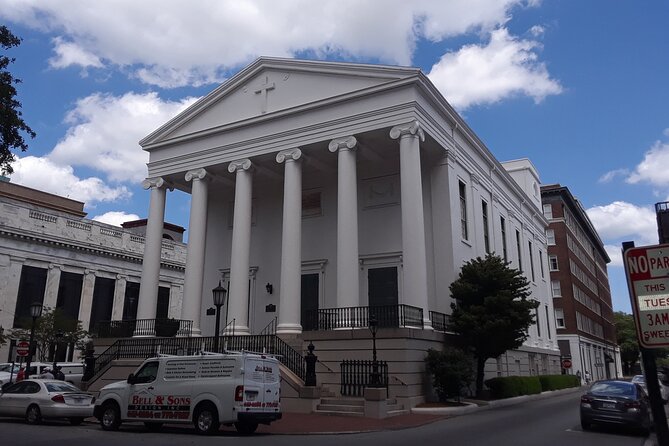 Johnson Square to Independent Presbyterian: A Self-Guided Audio Tour of Savannah - Ellis Square and City Market: Savannah in public view