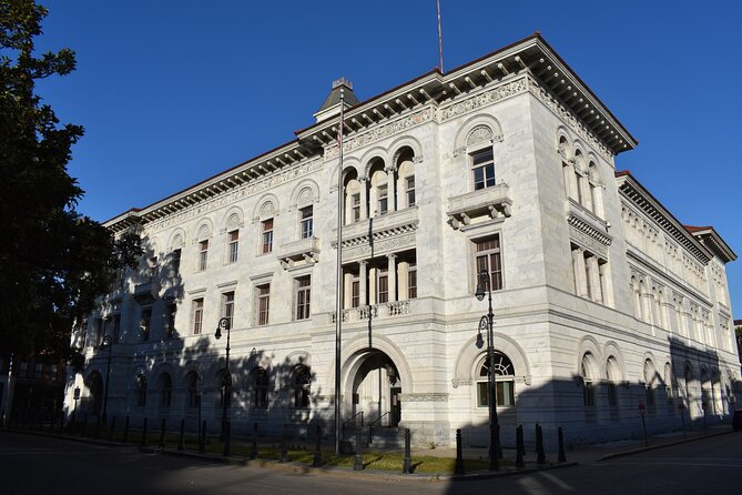 Johnson Square to Independent Presbyterian: A Self-Guided Audio Tour of Savannah - Warren Square, Columbia Square, and the Juliette Gordon Low Birthplace