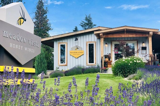 Kelowna E-Bike Bee Tour, Tastings, Organic Lunch & Audio Guide - A Kelowna ride with bees at the finish line