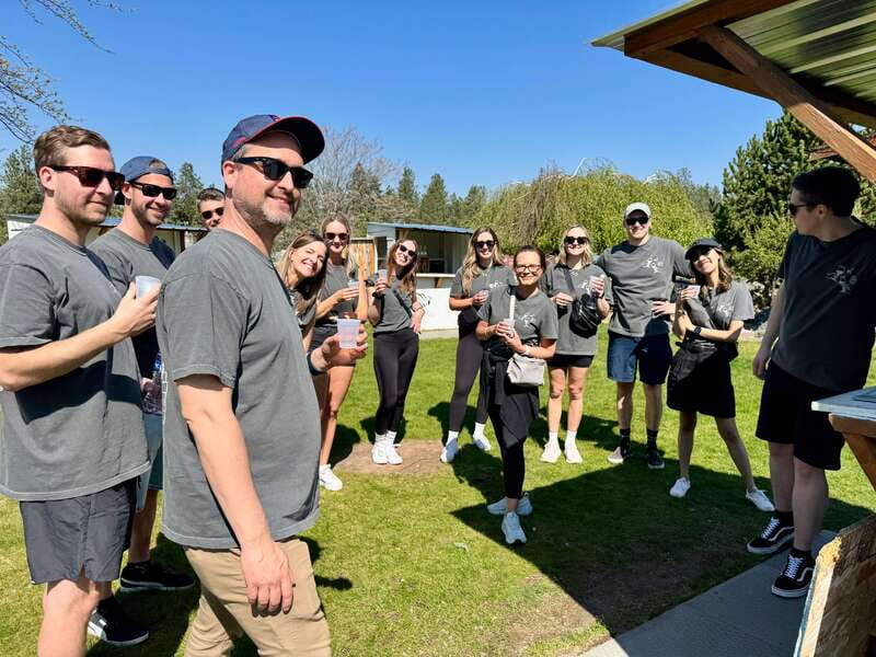 Kelowna: E-Bike Bee Tour w/ Tastings, Lunch, and Audioguide - Starting opposite the Prestige Beach House Hotel