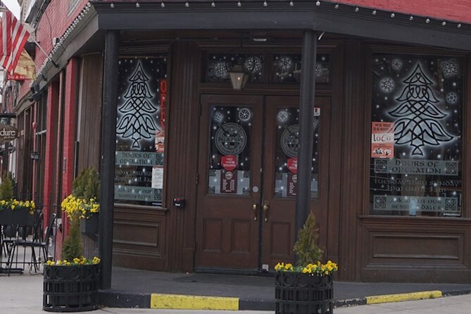 Knoxville’s Country Music Heritage: A Self-Guided Audio Tour - Lonesome Dove and a jazz connection