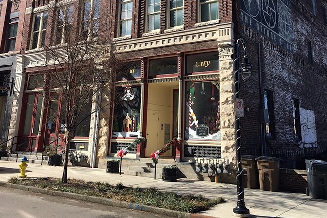 Knoxville’s Country Music Heritage: A Self-Guided Audio Tour - Market Square and live music in the center of town