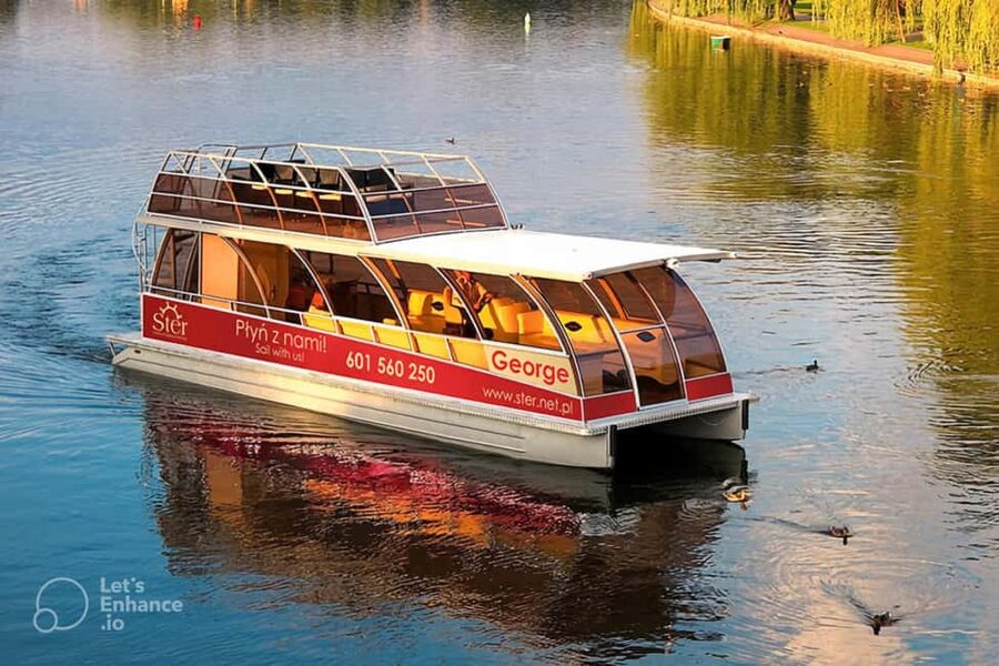 Krakow: Day or Night Vistula River Cruise with Audio Guide - Finding Wiślany Ogród and boarding the boat