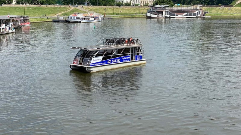 Krakow: Day or Night Vistula River Cruise with Audio Guide - Bernatek Footbridge and the modern riverfront
