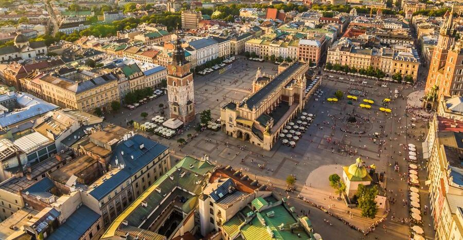 Krakow: Old Town Audio-Guided Walking Tour with Headset - Key points to know before you book