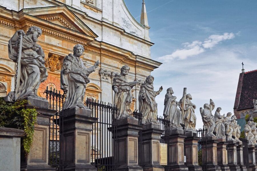 Krakow: Old Town Audio-Guided Walking Tour with Headset - Kanonicza Street and the Planty Garden Chain