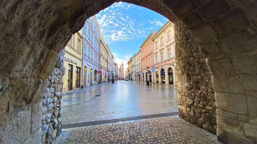 Krakow: Old Town Audioguided walking Tour - Key points to know before you go
