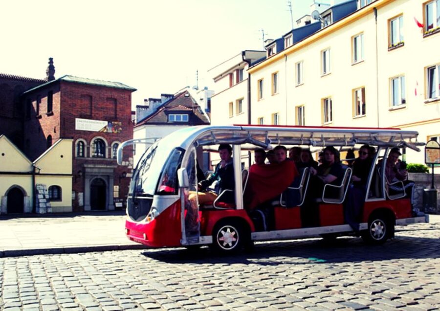 Krakow: Private Panoramic Tour by Golf Cart with Audio Guide - Why the private format matters