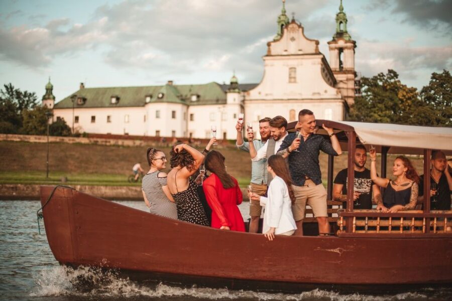 Krakow: Vistula Night Cruise by Gondola w/ Audio Commentary - Dragon’s Den and the lights of Krakow
