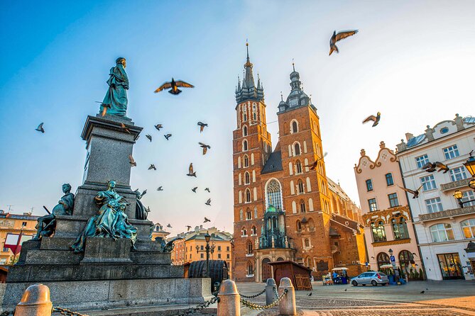 Krakow Walking Tour with Audioguide on Your Smartphone - Starting at the Barbican and St. Florian’s Gate