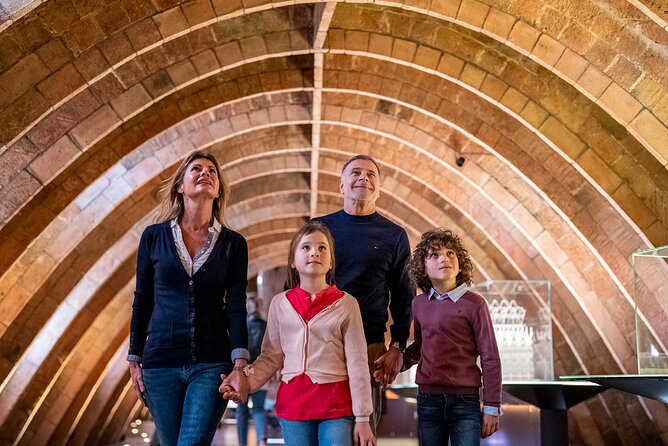 La Pedrera-Casa Mila Admission Ticket with Audioguide - Inside the Recreated La Pedrera Apartment
