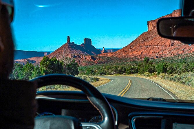 La Sal Mountain Loop Self-Guided Audio Tour - Castleton Tower and Parriott Mesa show the scale of Castle Valley