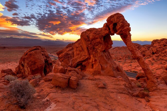 Lake Mead & Valley of Fire State Park Self-Guided Audio Tour - Anniversary Narrows: a slot canyon option