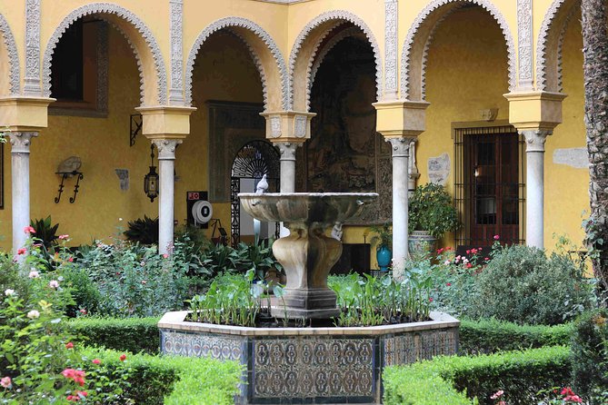 "Las Dueñas" Palace ticket + Audioguide - Who will enjoy Las Dueñas most