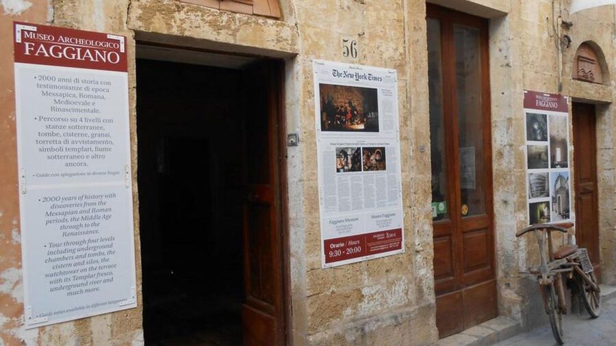 Lecce Audioguide - TravelMate app for your smartphone - Basilica of Santa Croce and Lecce’s church interiors