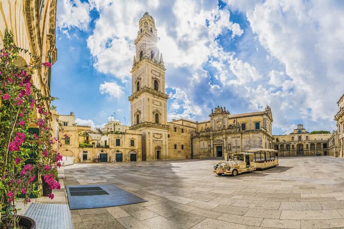 Lecce Walking Tour with Audio and Written Guide by a Local - Piazza del Duomo and the quiet church precinct