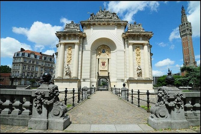 Lille: City Walk with Audio Guide in 7 Languages on your Phone - Beginning at Place du Théâtre