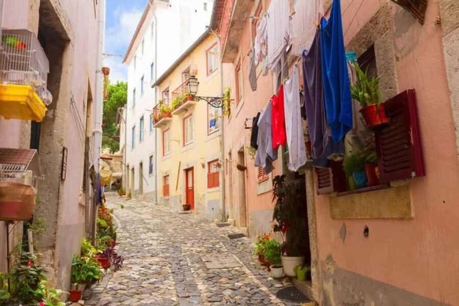 Lisbon: City Audio Guide with 24-Hour Transportation Pass - Alfama, São Jorge Castle, and the National Pantheon