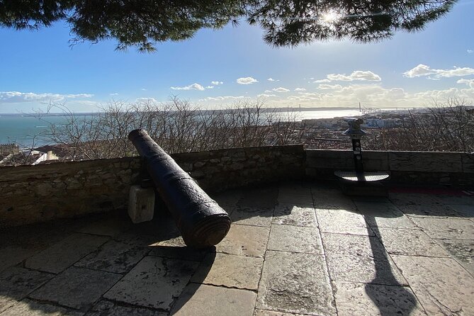 Lisbon: E-ticket to St. George Castle & Audio Tour on Your Phone - Getting to the end at Santa Luzia