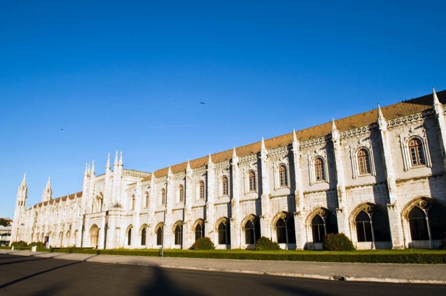 Lisbon: Jerónimos Monastery E-Ticket and Audio Guide - Dress, accessibility, and small practical matters