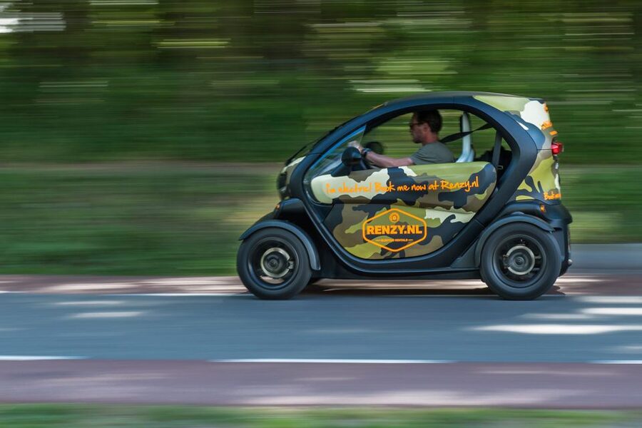 Lisse: Drive-it-Yourself History and Castle Audio Tour - Why the Twizy makes this tour different