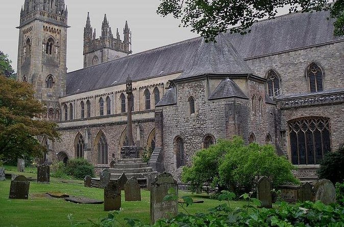 Llandaff's Ghosts: A Self-Guided Audio Tour - The abandoned graveyard