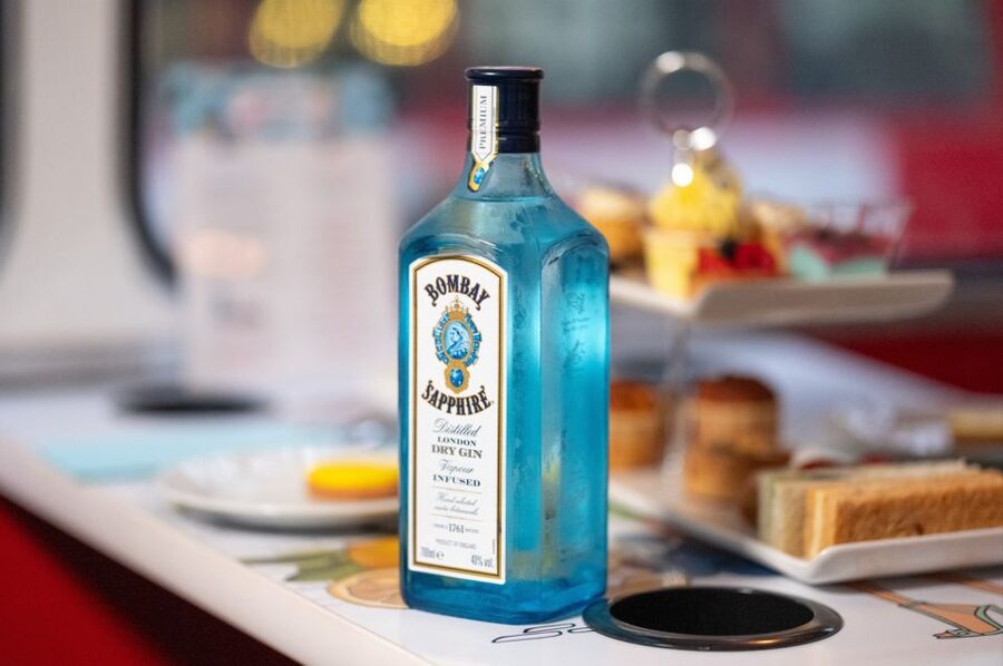 London: Gin and Afternoon Tea Bus Tour with Audio Guide - Tea, gin, and London sights in one moving package