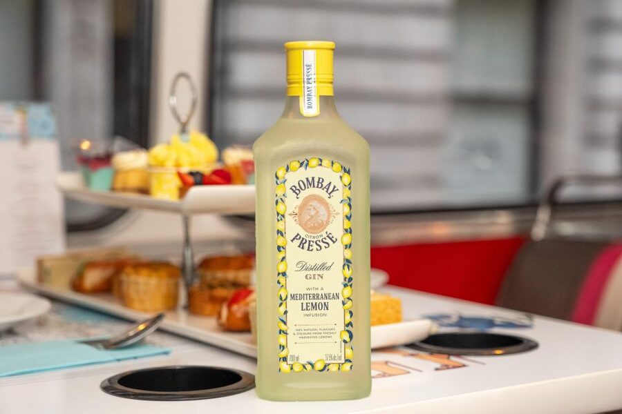 London: Gin and Afternoon Tea Bus Tour with Audio Guide - The audio guide and the pace of the ride
