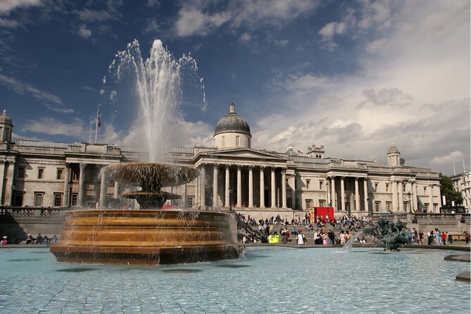 London: National Gallery English Audio Tour with free fast Entry - Arriving at the National Gallery in Trafalgar Square