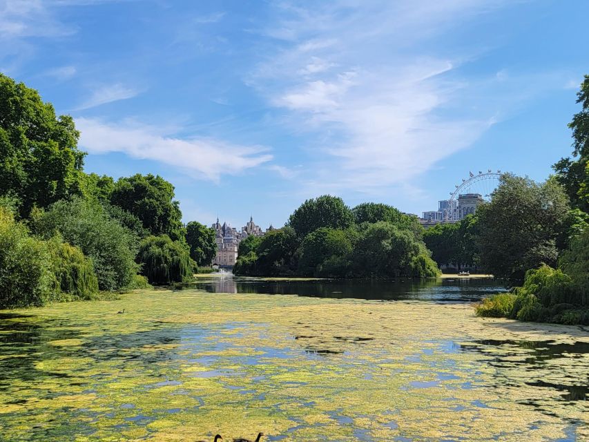 London: Royal Walking Tour and Buckingham Palace Audio Tour - Entering Buckingham Palace with less ticket-line fuss