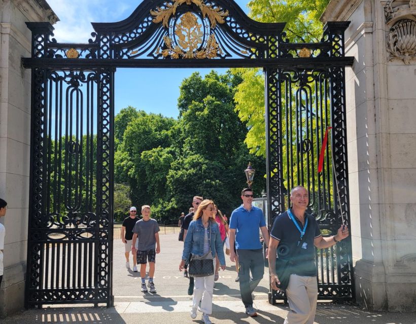 London: Royal Walking Tour and Buckingham Palace Audio Tour - Who will enjoy this tour most