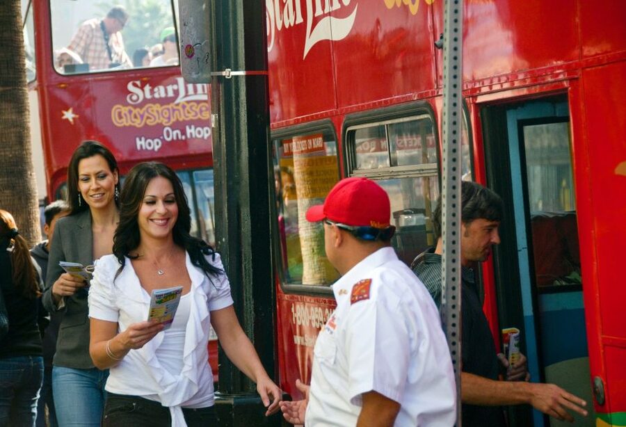 Los Angeles: Hop-On Hop-Off Bus Tour with Audio Guide - Yellow Route: Santa Monica Pier and Venice Beach