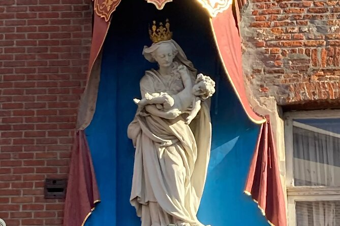 Lost Lanes and Secret Gardens Self Guided Audio Tour - Sint-Janskerk and white Gothic stone