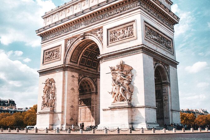 Louvre Museum and Arc de Triumph Tickets with Audio Guide - The Louvre highlights: Mona Lisa, Venus de Milo, and more