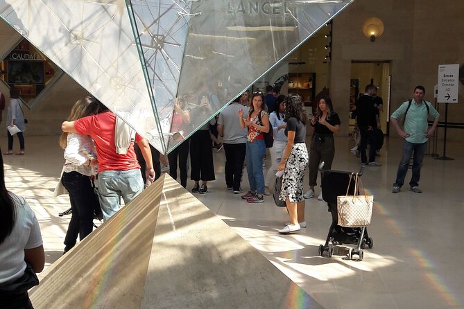 Louvre Museum Timed Entry Ticket with Audio Guide in 4 languages - What this Louvre experience actually gives you