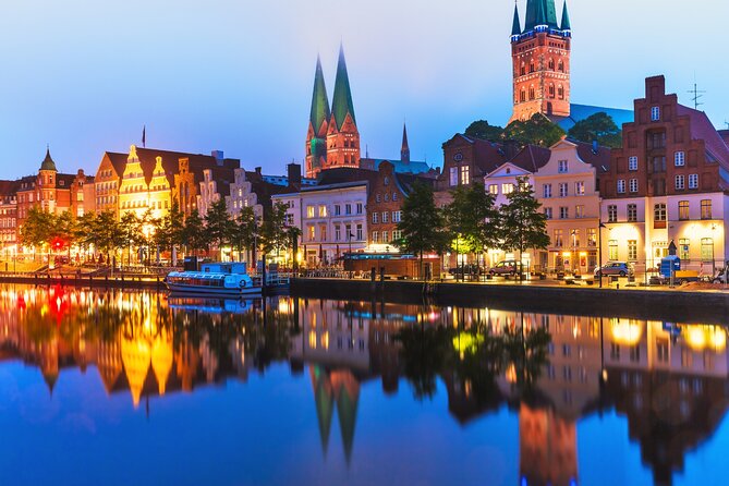 Lübeck Scavenger Hunt and Highlights Self Guided Audio Tour - How the riddles and audio work together