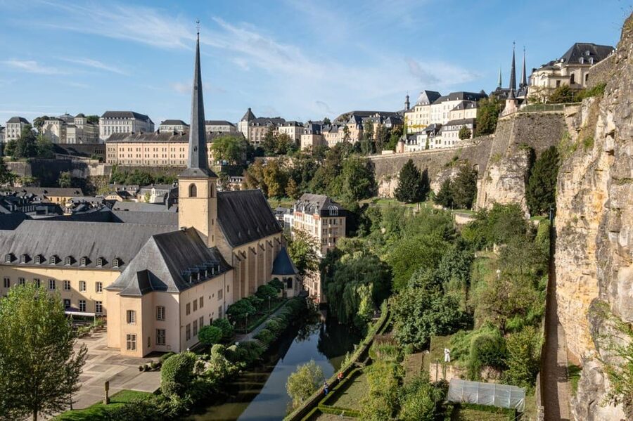 Luxembourg: City Bus Tour with Audio Guide and Headphones - Key points to know before you board