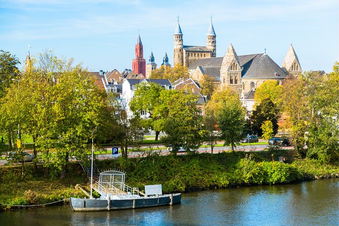 Maastricht Scavenger Hunt and Highlights Self Guided Audio Tour - A playful way to get your bearings in Maastricht