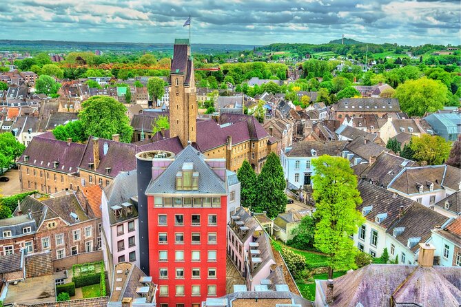 Maastricht Scavenger Hunt and Highlights Self Guided Audio Tour - City Park and a quieter change of pace