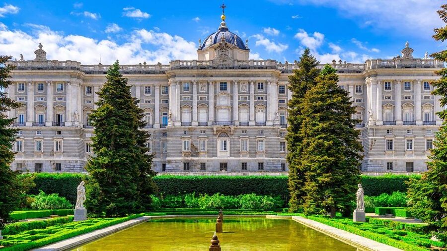 Madrid Audioguide - TravelMate app for your smartphone - The Royal Palace, churches, and formal Madrid