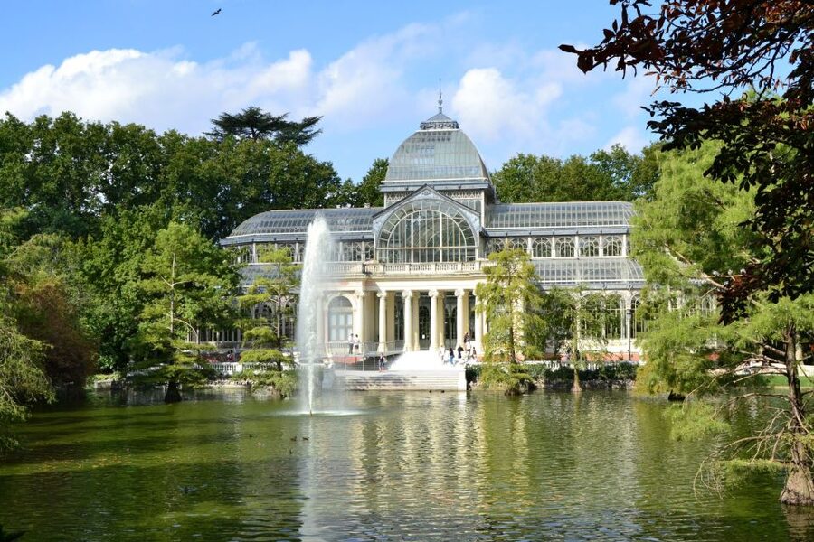 Madrid: El Retiro Park & City Sightseeing Audio Tour - Starting at Atocha Train Station