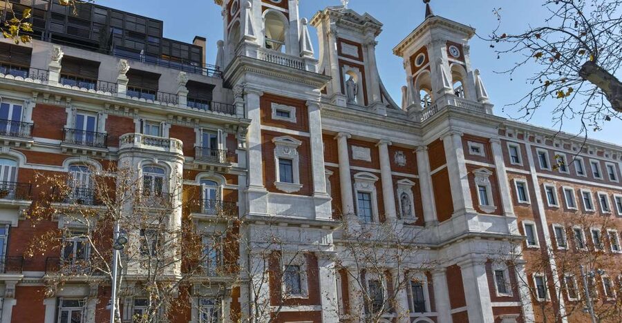 Madrid: Lázaro Galdiano Museum Entry Ticket with Audio Tour - Getting to the museum on Line 5