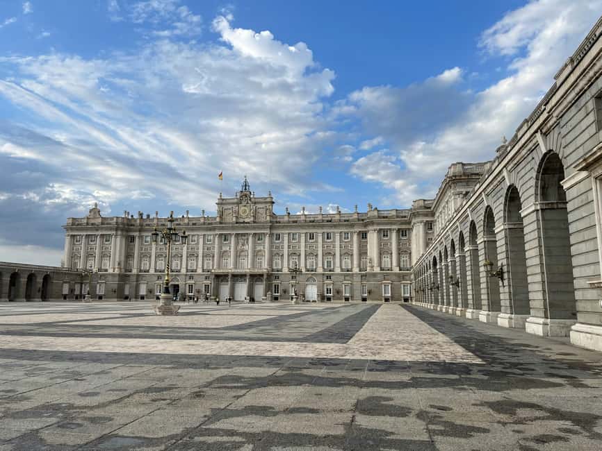 Madrid: Royal Palace Entry with Audio Guide - Art from paintings to sculpture and wall hangings