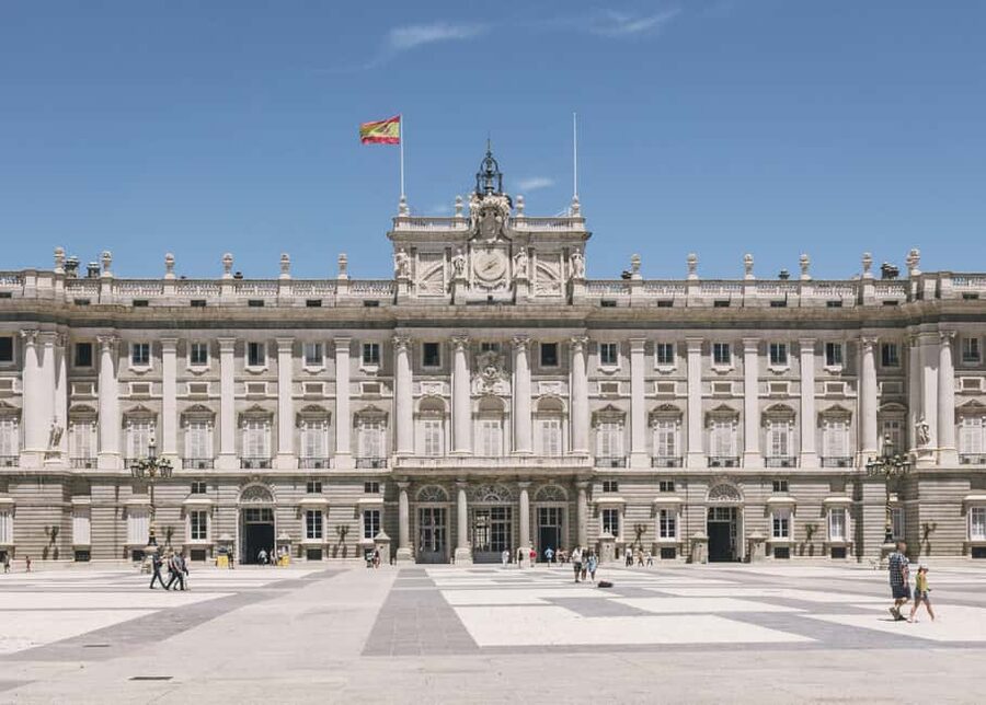 Madrid: Royal Palace Entry with Audio Guide - Should you book the Royal Palace audio guide?
