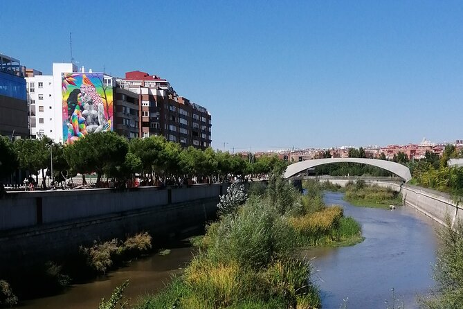 Manzanares River’s Story: A Self-Guided Audio Tour in Madrid - The Arganzuela Obelisk and footbridge