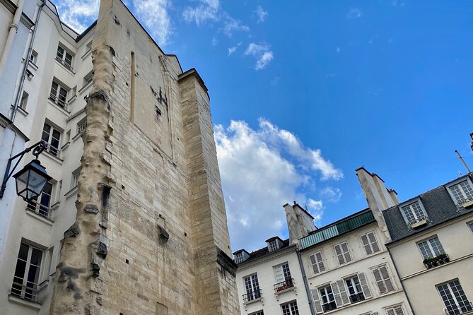 Marais HiddenTreasures, audioguided walking tour - Hôtel d’Aumont and the private mansion route